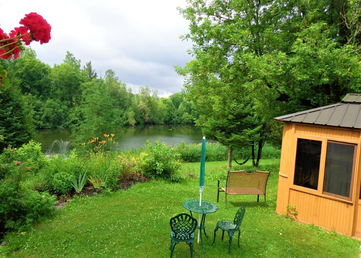 Motel Des Deux Lacs Waterloo Kültér fotó
