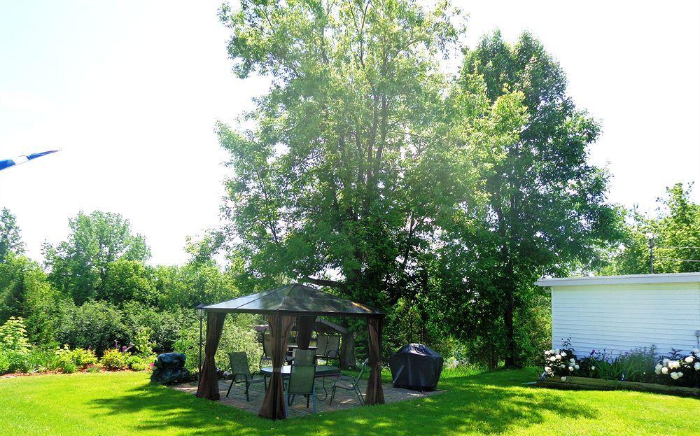 Motel Des Deux Lacs Waterloo Kültér fotó