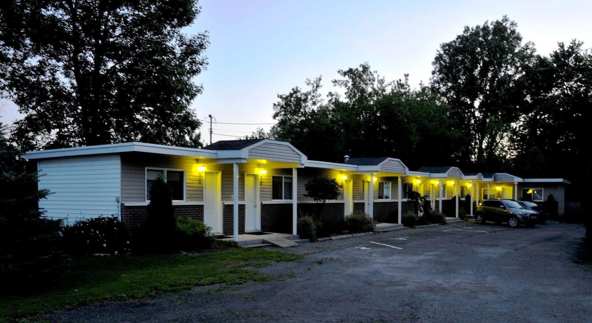 Motel Des Deux Lacs Waterloo Kültér fotó