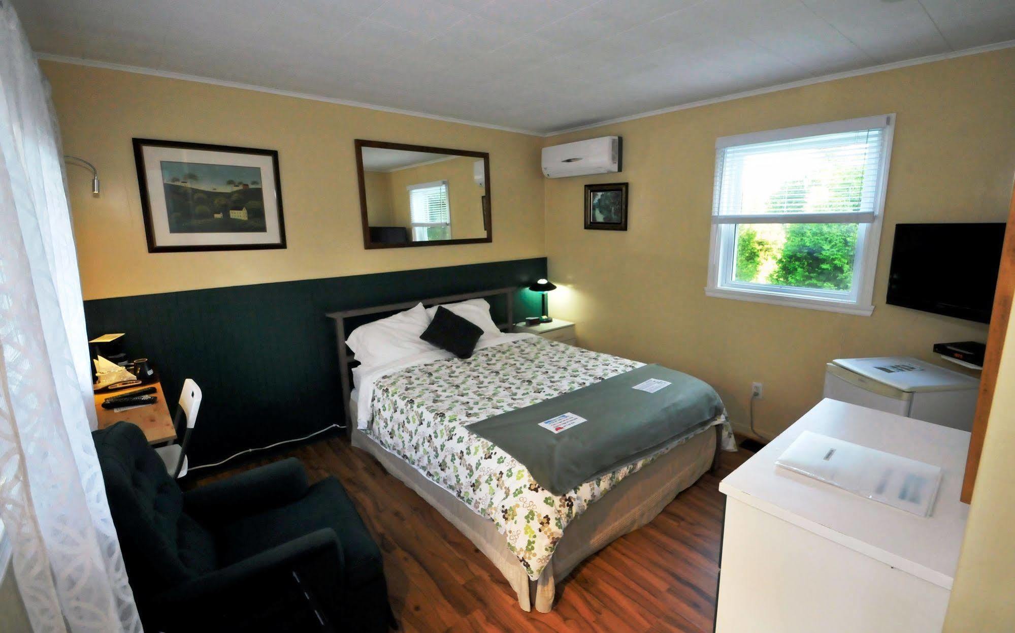 Motel Des Deux Lacs Waterloo Kültér fotó